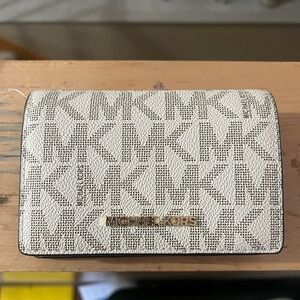 NWT Michael Kors Jet Set Slim Wallet